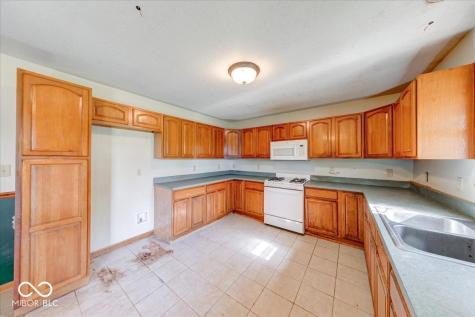 813 S 400 W Bargersville IN 46106