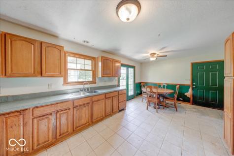 813 S 400 W Bargersville IN 46106
