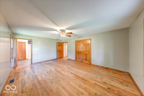 813 S 400 W Bargersville IN 46106