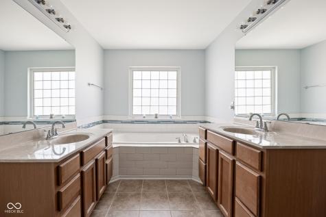 14095 Farmstead Drive Fishers IN 46040