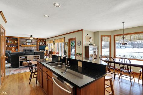 1852 Lakeside Lane Indianapolis IN 46229