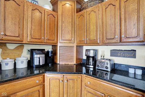 1852 Lakeside Lane Indianapolis IN 46229
