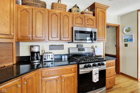 1852 Lakeside Lane Indianapolis IN 46229