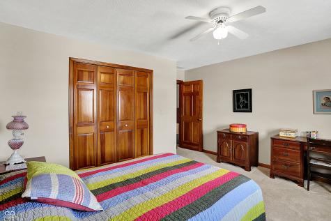 1852 Lakeside Lane Indianapolis IN 46229