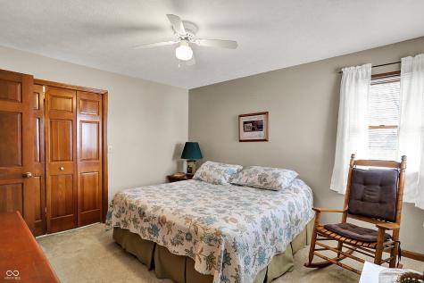 1852 Lakeside Lane Indianapolis IN 46229