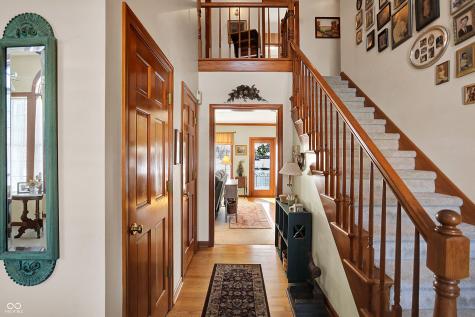 1852 Lakeside Lane Indianapolis IN 46229