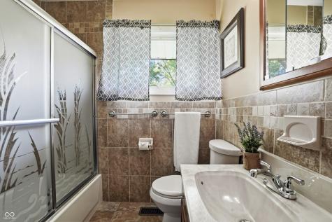 2844 Canterbury Lane Indianapolis IN 46220