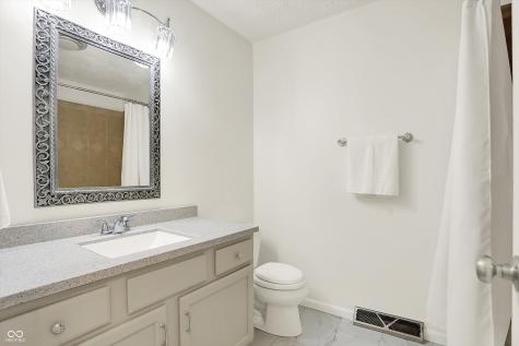 3705 S 875 E Zionsville IN 46077