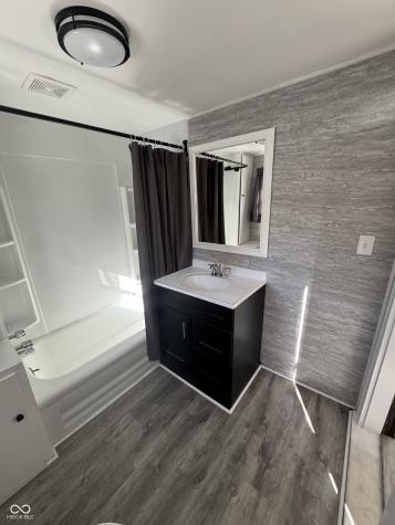 52 N Hinman Street Columbus IN 47201