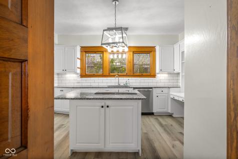 818 Sycamore Street Columbus IN 47201