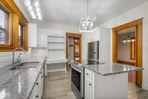 818 Sycamore Street Columbus IN 47201