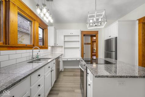 818 Sycamore Street Columbus IN 47201