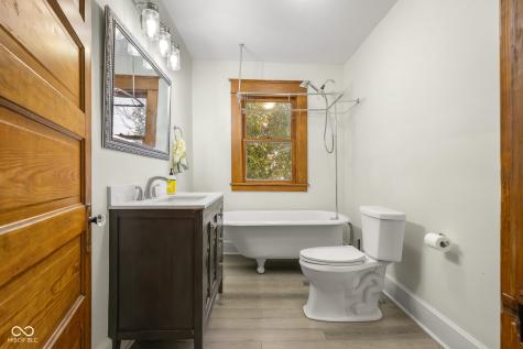 818 Sycamore Street Columbus IN 47201