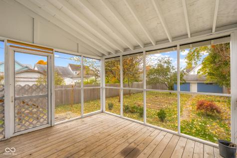 818 Sycamore Street Columbus IN 47201