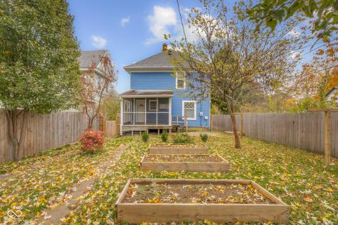 818 Sycamore Street Columbus IN 47201