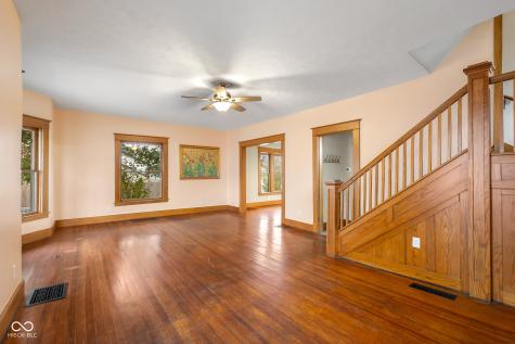 818 Sycamore Street Columbus IN 47201