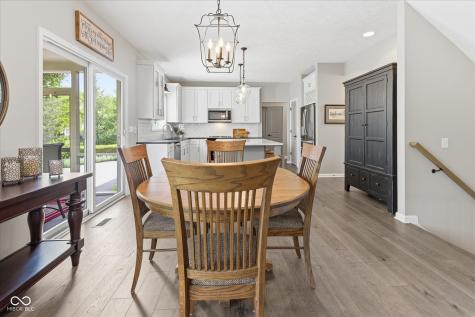 9070 Iris Lane Zionsville IN 46077