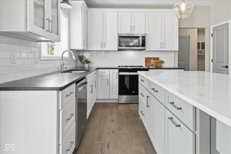 9070 Iris Lane Zionsville IN 46077