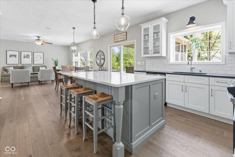 9070 Iris Lane Zionsville IN 46077