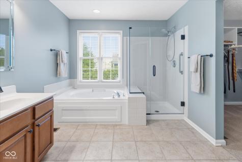 9070 Iris Lane Zionsville IN 46077