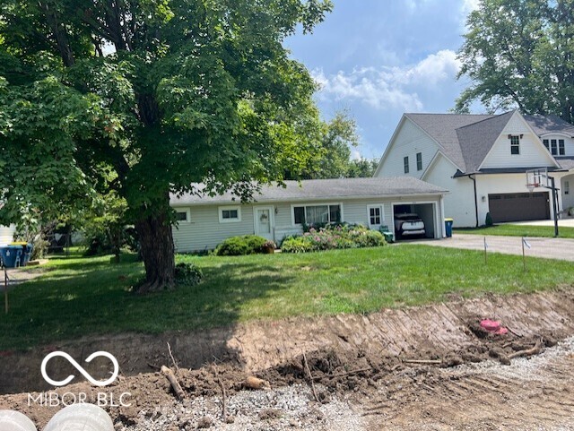 925 W Auman Drive Carmel IN 46032