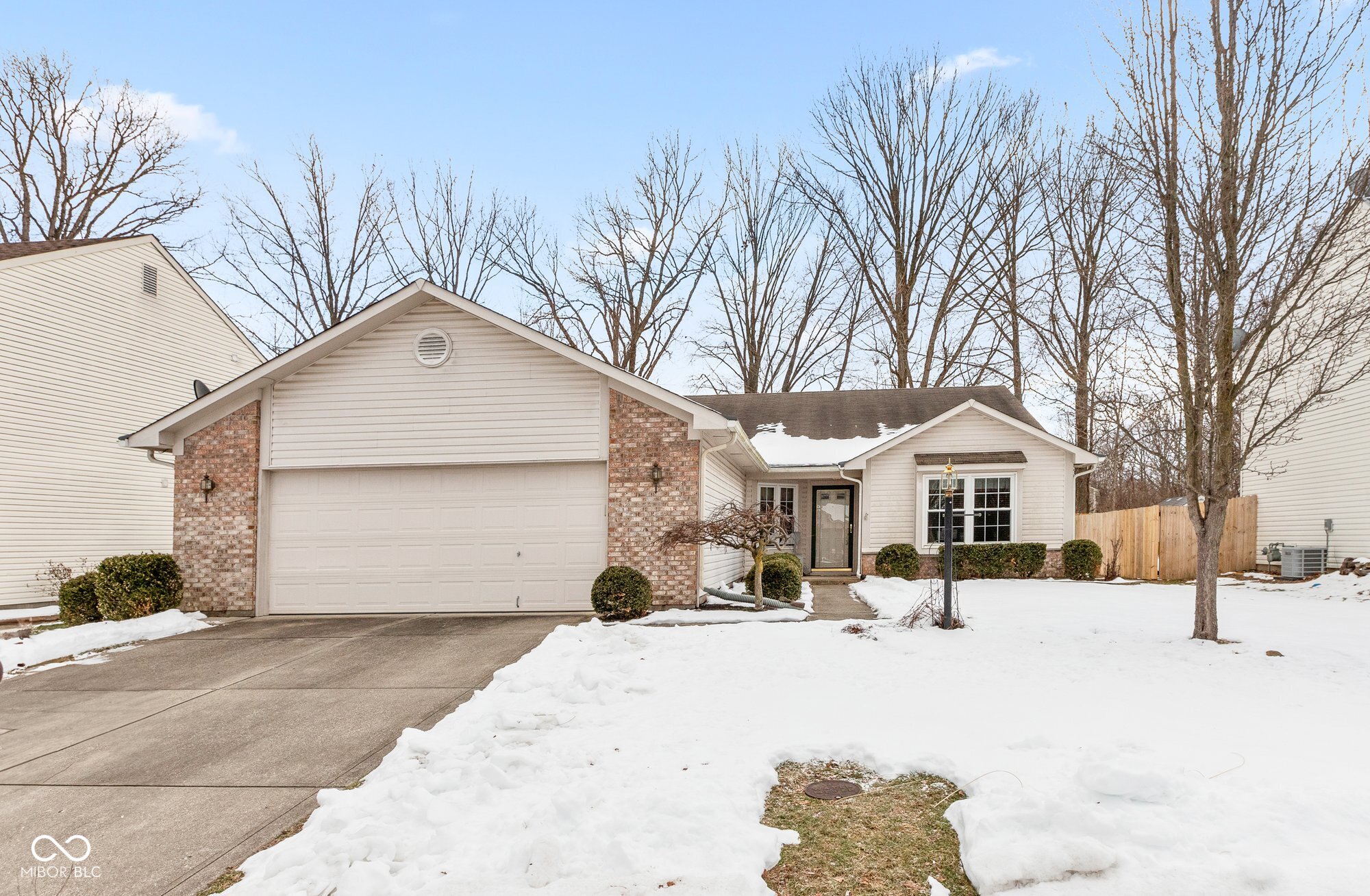 5933 Woodcote Drive Indianapolis IN 46221