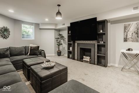 654 E 79th Street Indianapolis IN 46240
