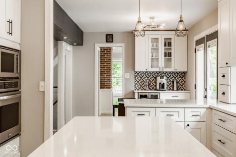654 E 79th Street Indianapolis IN 46240
