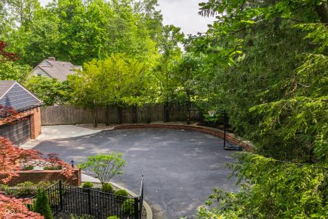654 E 79th Street Indianapolis IN 46240