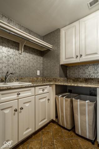 7779 Ridge Road Indianapolis IN 46240