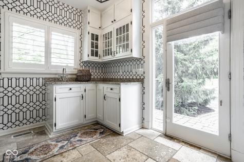 7779 Ridge Road Indianapolis IN 46240