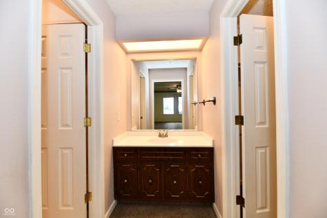 1120 Williamsburg Lane Zionsville IN 46077