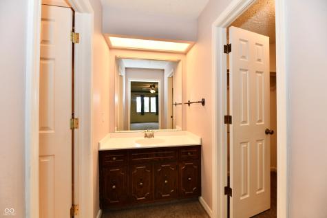 1120 Williamsburg Lane Zionsville IN 46077