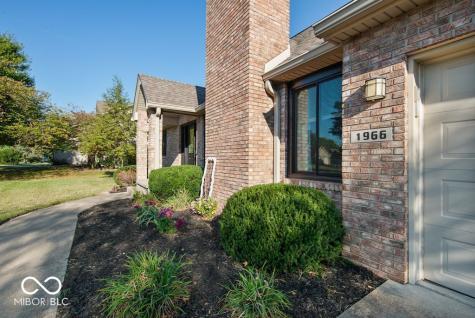 1966 Broadmoor Lane Columbus IN 47203