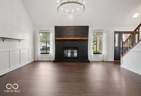 1966 Broadmoor Lane Columbus IN 47203