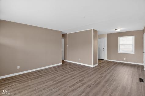 5518 Glencoe Street Indianapolis IN 46226