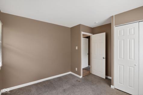 5518 Glencoe Street Indianapolis IN 46226