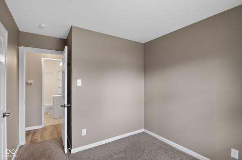 5518 Glencoe Street Indianapolis IN 46226