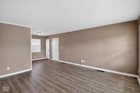 5518 Glencoe Street Indianapolis IN 46226