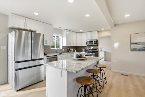 731 W 600 N Whiteland IN 46184