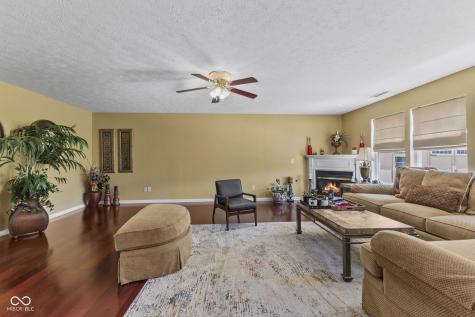 6525 Fiesta Street Indianapolis IN 46237
