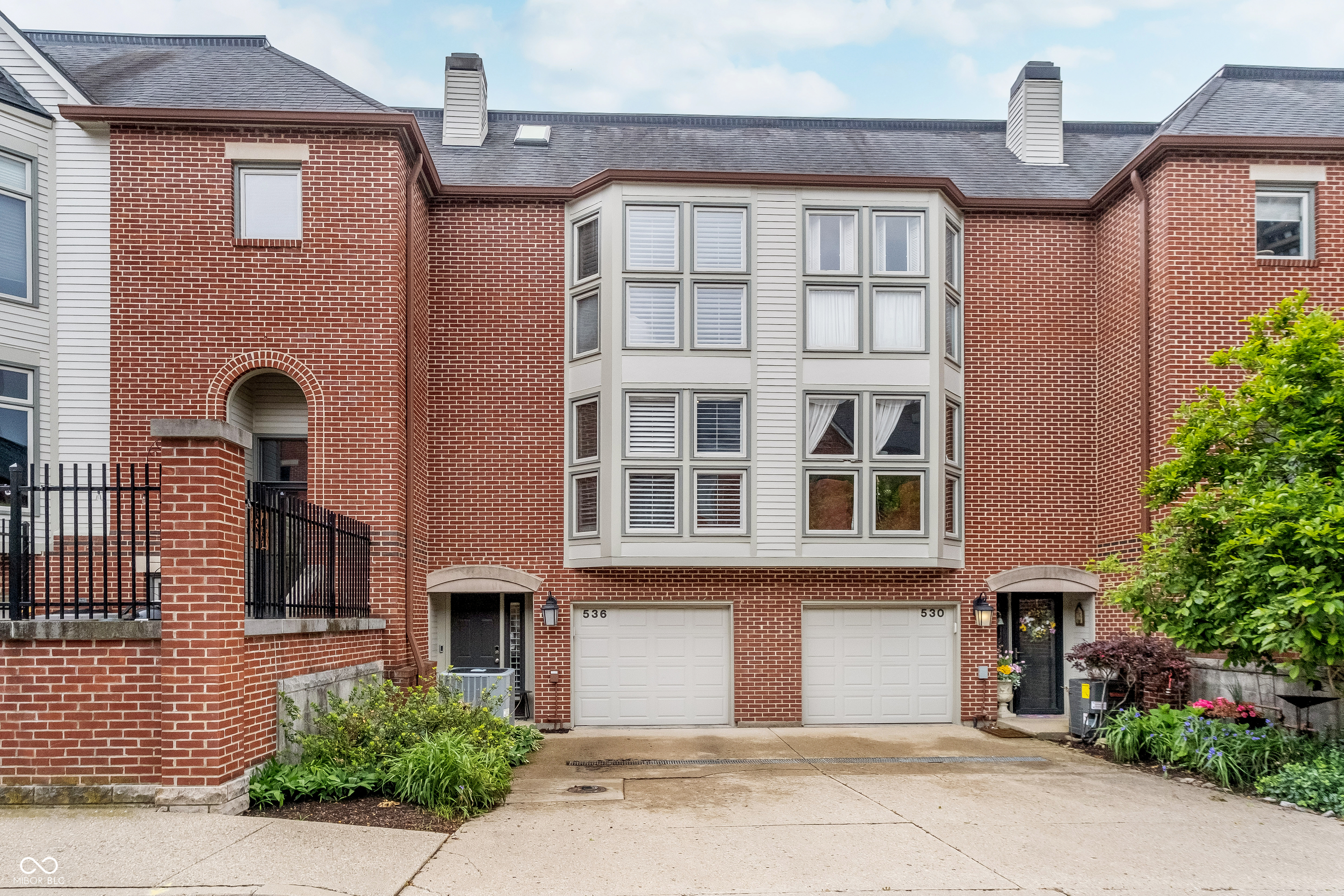 536 Lockerbie Circle S Indianapolis IN 46202