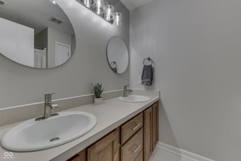 7835 Shannon Lakes Way Indianapolis IN 46217