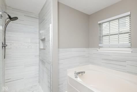 10211 Gate Drive Indianapolis IN 46239