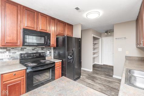 10211 Gate Drive Indianapolis IN 46239