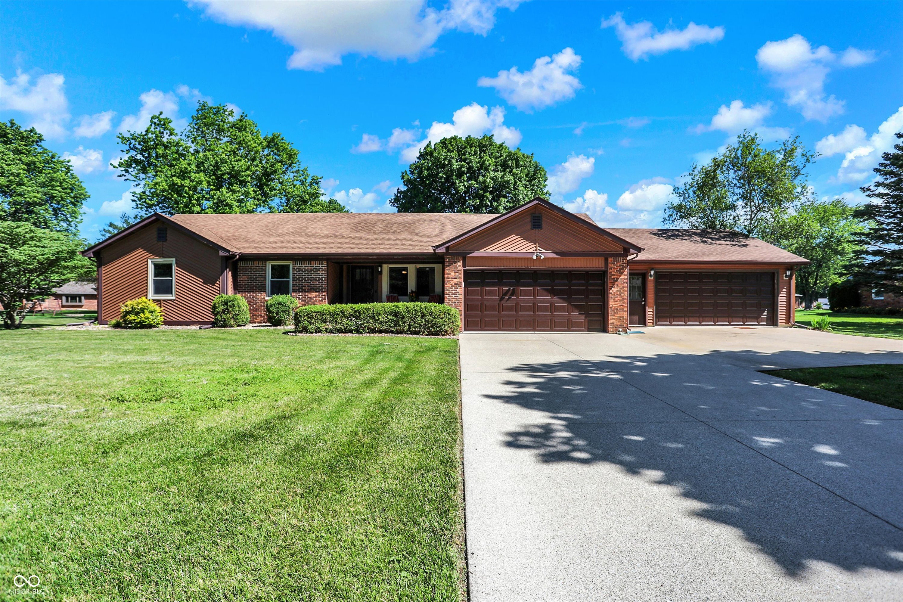 10812 Bakeway Drive Indianapolis IN 46231