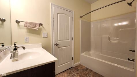 1400 Willow Walk Parkway Elwood IN 46036