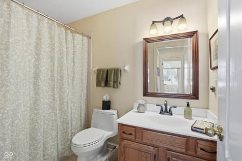 12020 Clubhouse Drive Fishers IN 46038