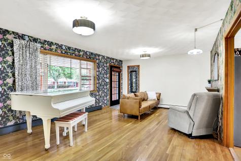 8230 Linda Leigh Lane Indianapolis IN 46217
