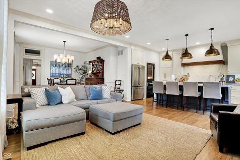 450 W Ash Street Zionsville IN 46077